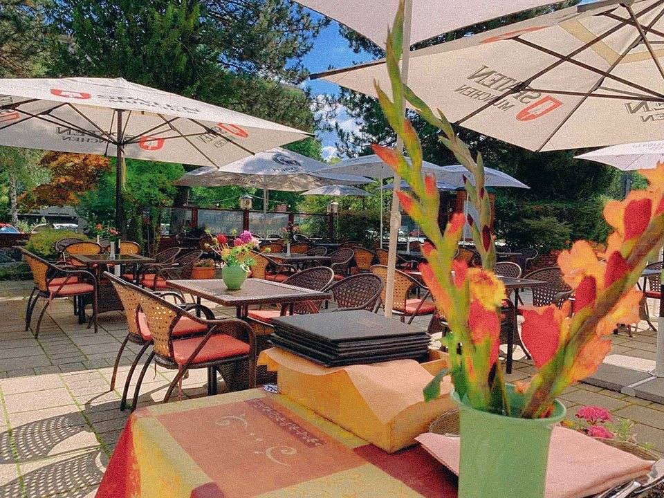 Garten VU JAA Restaurant Solln Sommer